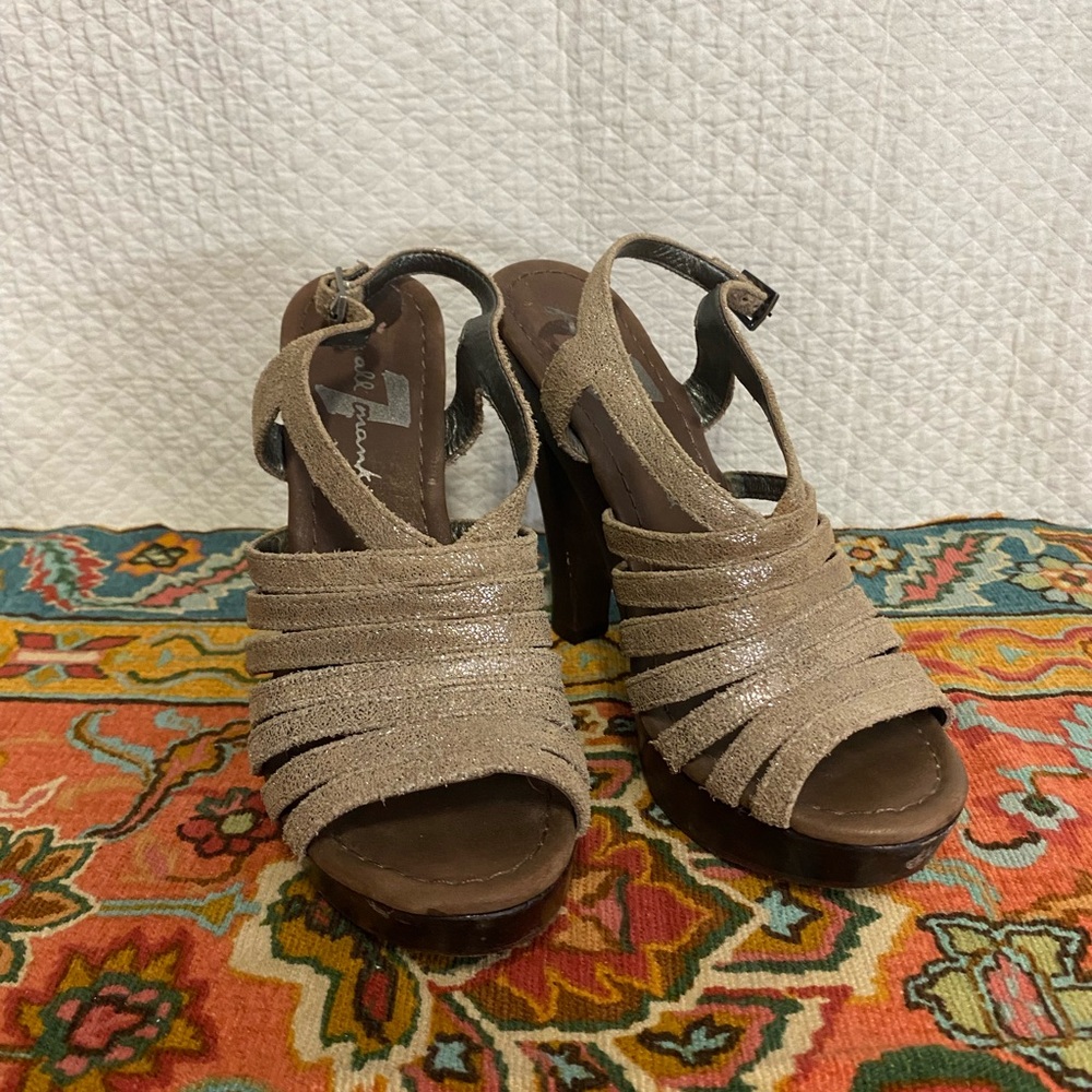 Elegant Tan Sandals